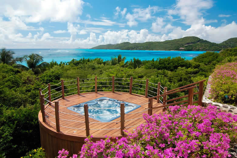 Luxury Caribbean villas with a jacuzzi